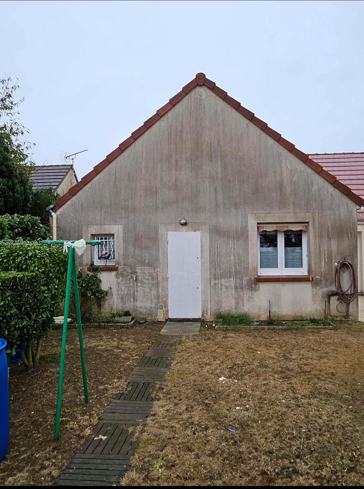 Façade avant nettoyage